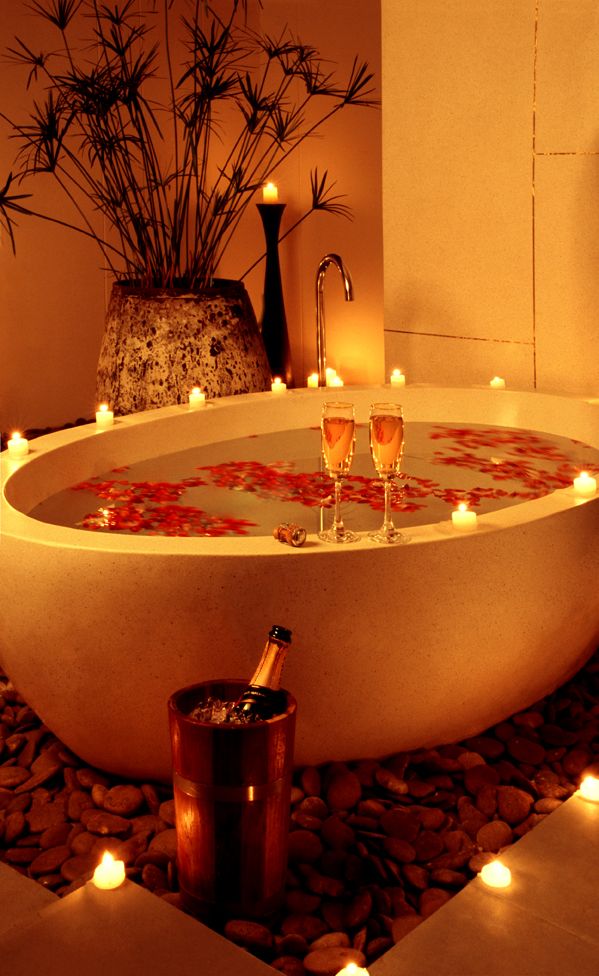 Ideas for preparing a romantic bath decoration