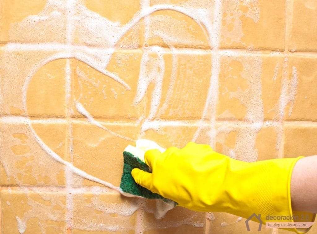 tile joint cleaning
